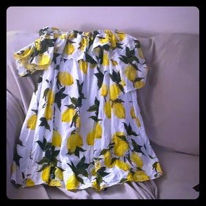 I’m selling a nice summer dress
